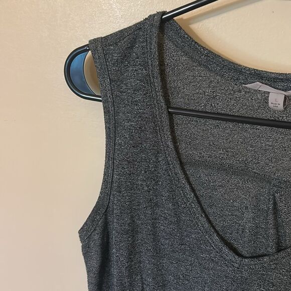 Athleta Women's Size L Heather Gray Criss Cross Hem V - Neck Tank Top - Picture 6 of 8